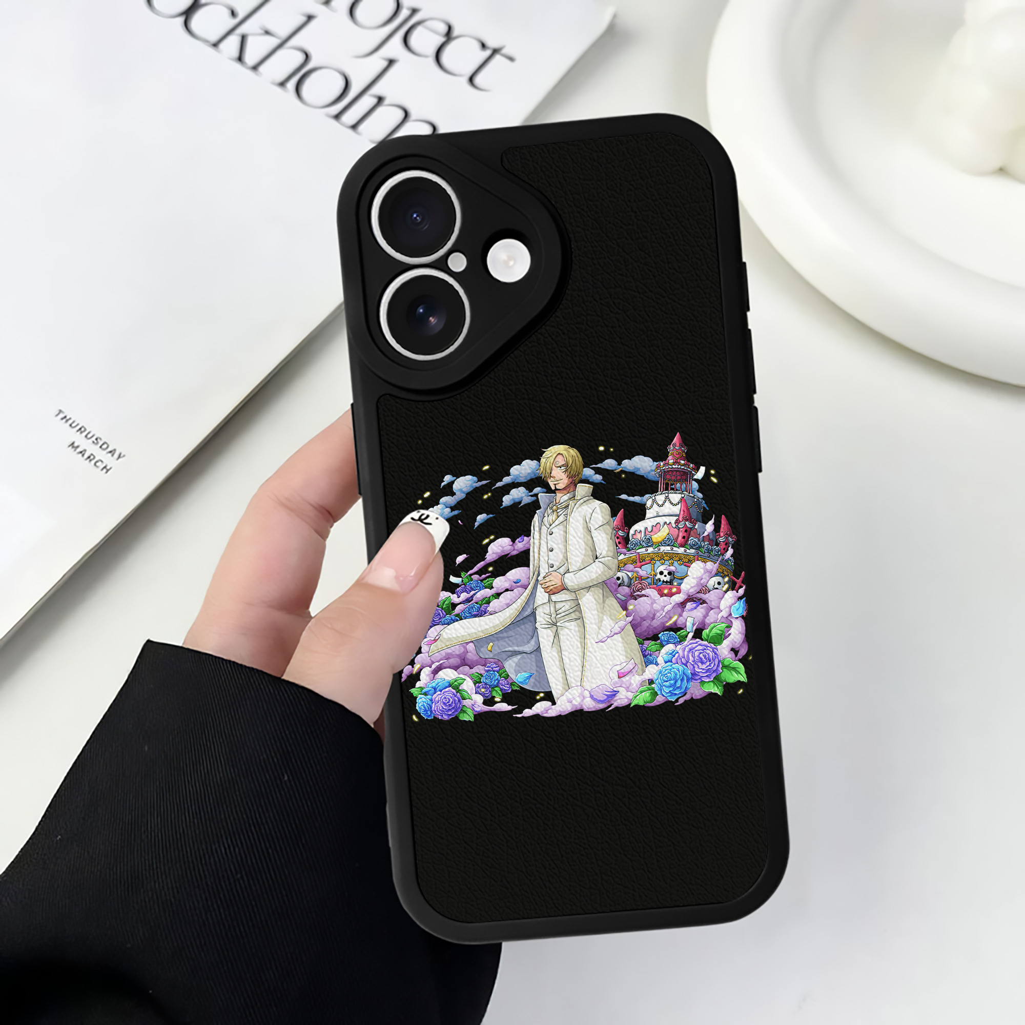 （画像用） ワンピース サンジ ONE PIECE Sanji 【iPhone 16シリーズ対応】シリコンスマホケース（レザー調） 材質：シリコン